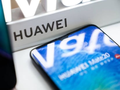 Unidades Huawei, a la venta en un establecimiento.