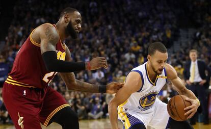 Stephen Curry, ante LeBron James.