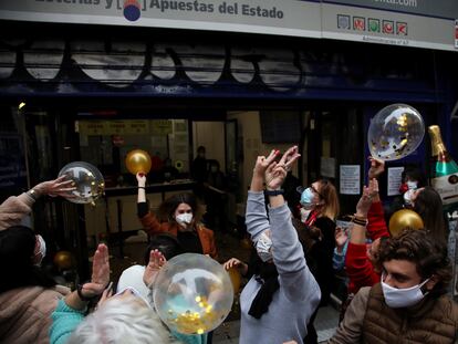 Celebración de un premio Gordo en Doña Manolita (Madrid), en el sorteo del año pasado.