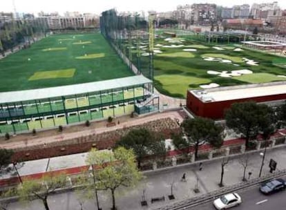 El campo de golf que se levantó sobre el depósito de agua del Canal de Isabel II.