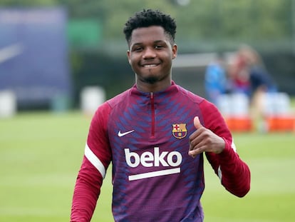 Ansu Fati, en su primer entrenamiento con el Barcelona, el 24 de agosto, tras la lesión sufrida en noviembre de 2020.