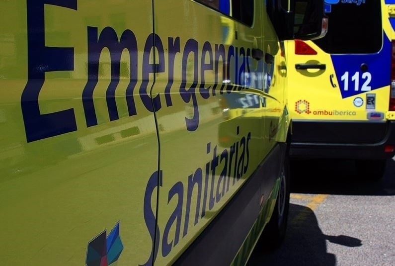 Muere un ciclista de 80 años al chocar contra un c