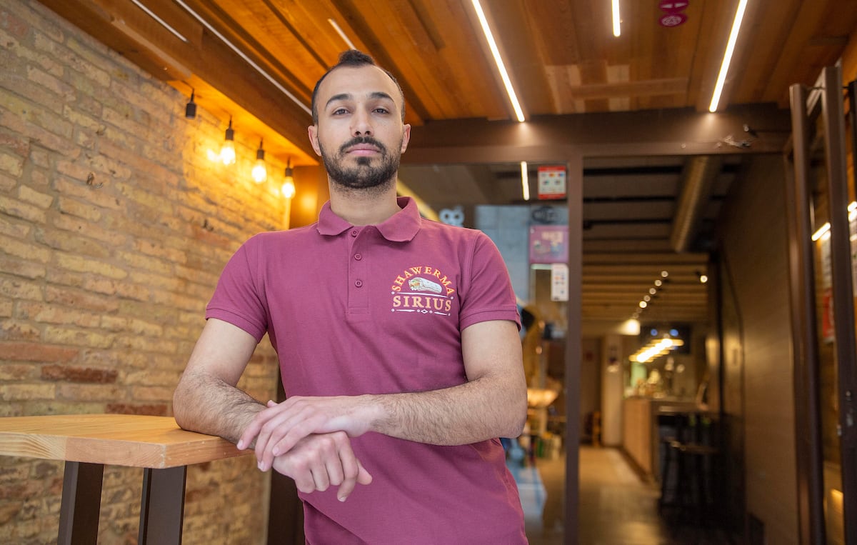 Abdo, el refugiado sirio que llegó a España menor de edad y que con 22 años abre su primer bar en Pamplona