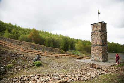 La obra 'Wildschweine', de Carl Emanuel Wolff, en el Camino Púrpura a su paso por Ehrenfriedersdorf.