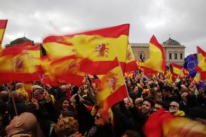 Manifestación contra el gobierno de Pedro Sanchez en la Plaza de Colón