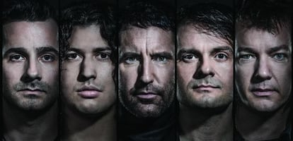 De izquierda a derecha Nine inch nails lo forman Josh Eustis, Ilan Rubin, Trent Reznor, Alessandro Cortini y Robin Finck.