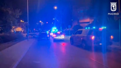 Samur y Policía Nacional, en el lugar de la reyerta de Puente de Vallecas.