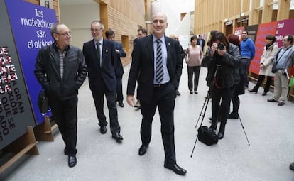 El rector de la UPV, Iñaki Goirizelaia, minutos antes de presentar las jornadas 'Naciones y estados en el siglo XXI. Democracia y derecho a decidir'.