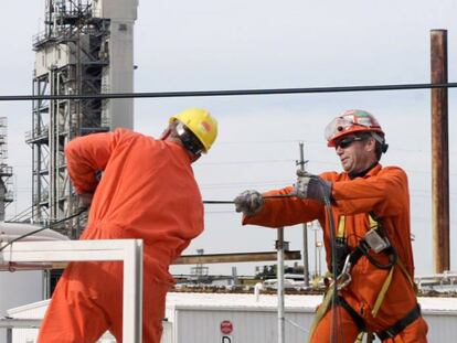 Refinería de petróleo en Lemont (Illinois, EE UU).