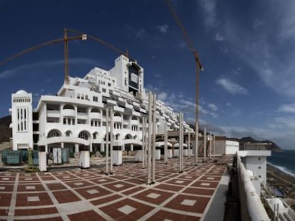 El estado de las obras del hotel El Algarrobico, en marzo.