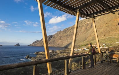 Mirador en el pueblo pesquero de Las Puntas, en el extremo noreste del valle del Golfo, en El Hierro.