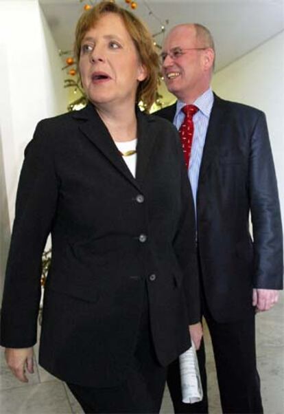 Merkel y el nuevo secretario general de la CDU, Volker Kauder.