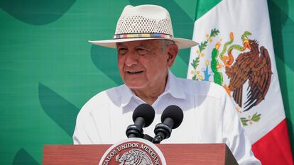 Andrés Manuel López Obrador tachó este lunes de "autoritario" el asalto de Ecuador a la embajada de México durante su conferencia matutina en Mazatlán, Sinaloa.