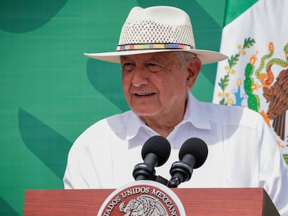 Andrés Manuel López Obrador tachó este lunes de "autoritario" el asalto de Ecuador a la embajada de México durante su conferencia matutina en Mazatlán, Sinaloa.