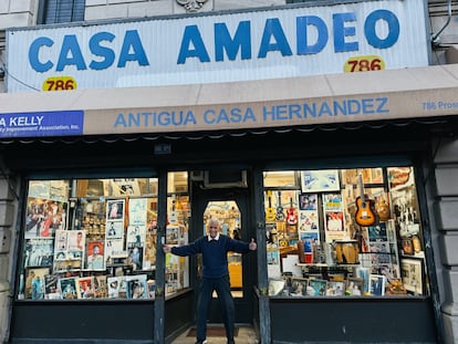 Miguel Ángel Amadeo en Casa Amadeo ubicada en el 786 de Prospect Ave, en el Bronx, NY.