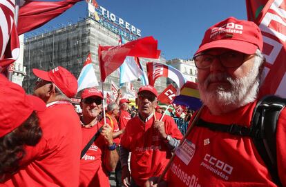 La protesta sindical que ha recorrido distintos puntos de España celebra su última etapa en la capital, donde han convocado una manifestación.