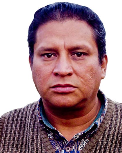 Ramón Ángeles Zalpa, periodista de 'Cambio de Michoacán'. Denunció el ataque del crimen organizado contra comunidades indígenas. Desapareció el 6 de abril de 2010 en Michoacán.