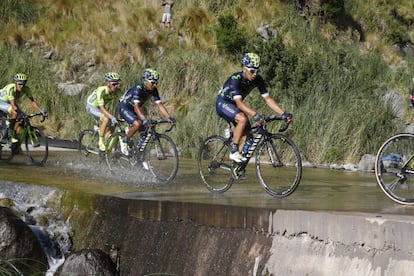 Dayer y Nairo Quintana, durante la etapa del sábado del Tour de San Luis.