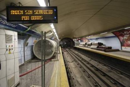 Obras en la estación de Tribunal.