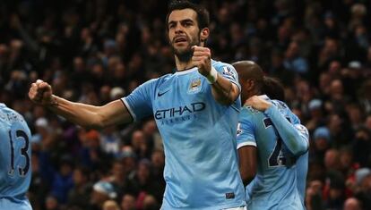 Negredo celebra un gol con el Manchester City.