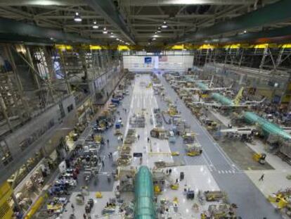 Ensamblaje del 737 MAX en la planta de Boeing en Renton (EE UU)