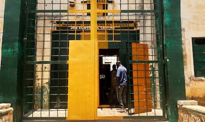 Entrada al Centro Correccional de Jos, en Nigeria.