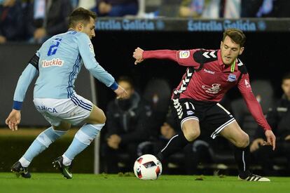 Hugo Mallo e Ibai Gómez durante el partido de ida en Balaídos.