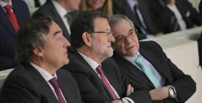 Mariano Rajoy junto a Juan Rosell y C&eacute;sar Alierta en la clausura el Encuentro Empresarial sobre el Plan Estrat&eacute;gico de Internacionalizaci&oacute;n y Mercados Prioritarios 2014-2015 
