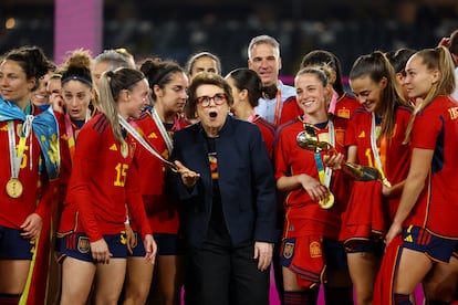 Billie Jean King with Spain's World Cup-winning players in Sydney.