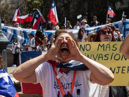 A far-right demonstration in front of the Palacio de La Moneda in Santiago, on December 2, 2022.