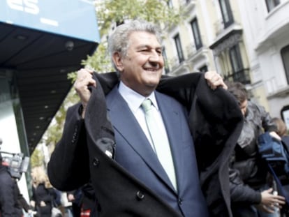 Jes&uacute;s Posada, ayer a la salida de la sede nacional del PP, en la calle de G&eacute;nova de Madrid.