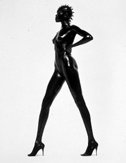 Retrato de la modelo sudanesa Alek Wek, considerada por el fotógrafo como "la mujer del futuro".