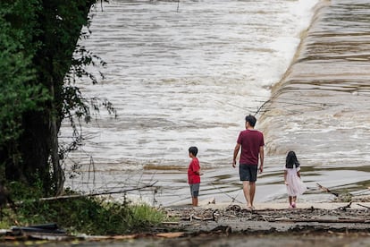 Rastro de las inundaciones en Kerrville, Texas, este sábado.