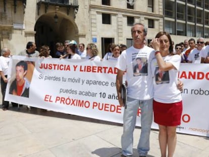 Los padres de Fernando ante la Audiencia de Alicante.