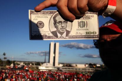 Eduardo Cunha, presidente da Câmara, foi alvo de protestos em Brasília (foto) e em várias partes do Brasil durante o dia da votação. 