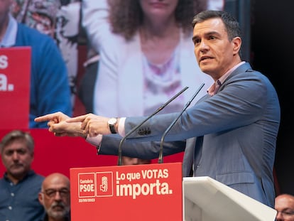 El presidente del Gobierno, Pedro Sánchez, en un acto de campaña del PSOE en Santander el 22 de mayo.