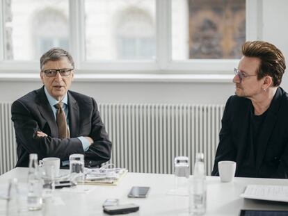 Bill Gates y Bono, en una sala del centro de prensa habilitado para la Munich Security Conference, celebrada el pasado fin de semana en el centro monumental de la ciudad alemana.