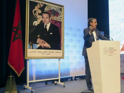 José Luis Rodríguez Zapatero en su visita al Sáhara en febrero.
