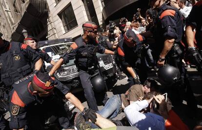 Mossos d&#039;Esquadra actuando hoy en Barcelona.