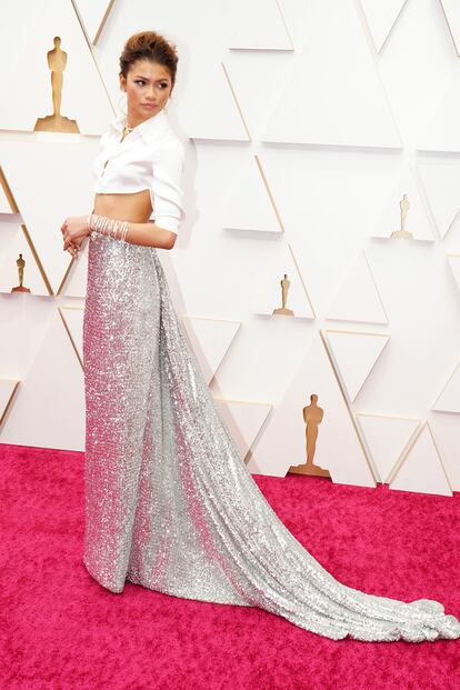 Zendaya a su llegada a la alfombra roja de los Oscar, vestida de Valentino. (Jeff Kravitz/FilmMagic)