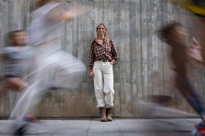 Elisabet Garcia Permanyer lanzó hace justo un año en Poblenou (Barcelona) el primer chat de padres para retrasar un móvil a sus hijos hasta los 16 años.