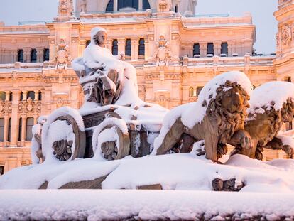 La fuente de Cibeles de Madrid durante la gran nevada provocada por la borrasca ‘Filomena’.