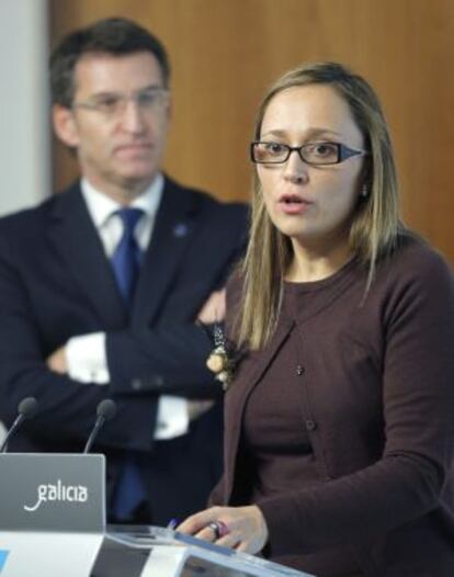 El presidente de la Xunta junto a la conselleira de Facenda, Elena Muñoz