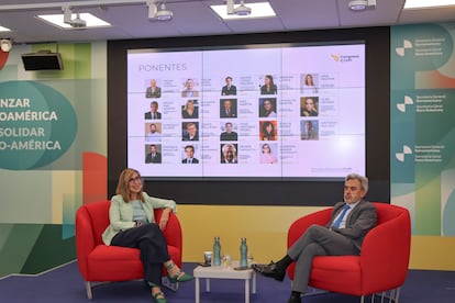 Núria Vilanova, presidenta de CEAPI, y Manuel Contreras, presidente del Grupo AZVI y miembro del Consejo Asesor Andaluz de CEAPI