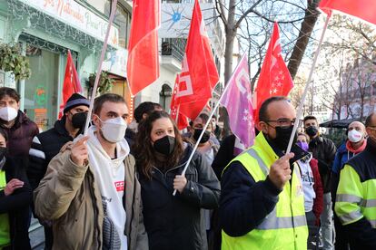 Manifestación de trabajadores contra el cierre de la fábrica de francesa Schneider Electric en Griñón, Madrid, en enero pasado.