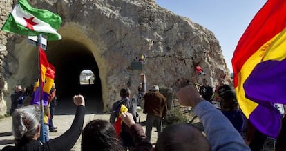 Homenaje a las víctimas en el 75º aniversario del bombardeo en Málaga.