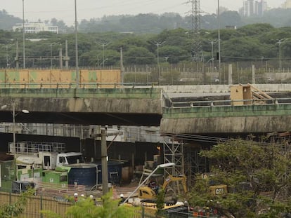 Viaduto que cedeu na pista expressa da Marginal Pinheiros no dia 15 de novembro, na altura do Parque Villa Lobos, zona oeste de São Paulo.