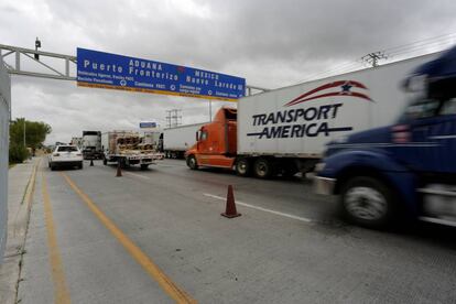 The US-Mexican border at Nuevo Laredo.