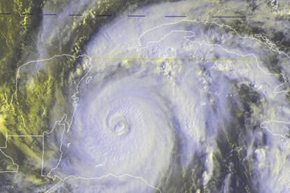 Imagen de satélite del huracán Wilma, a las 11.45 (hora peninsular española).