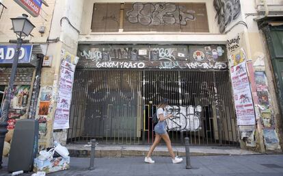 El Pasaje comercial cerrado desde la Corredera Alta de San Pablo.